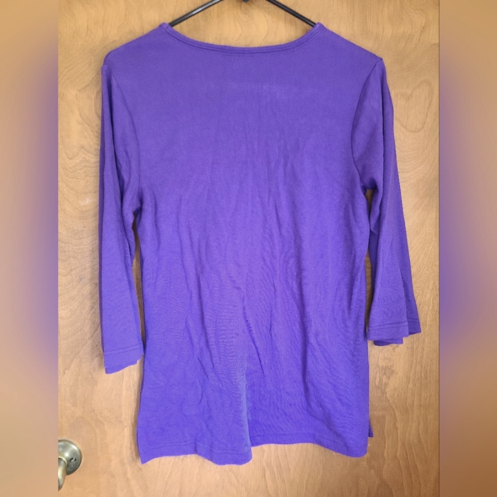 🦩 3/$30 Quacker Factory Purple Rhinestone Top - Picture 3 of 3